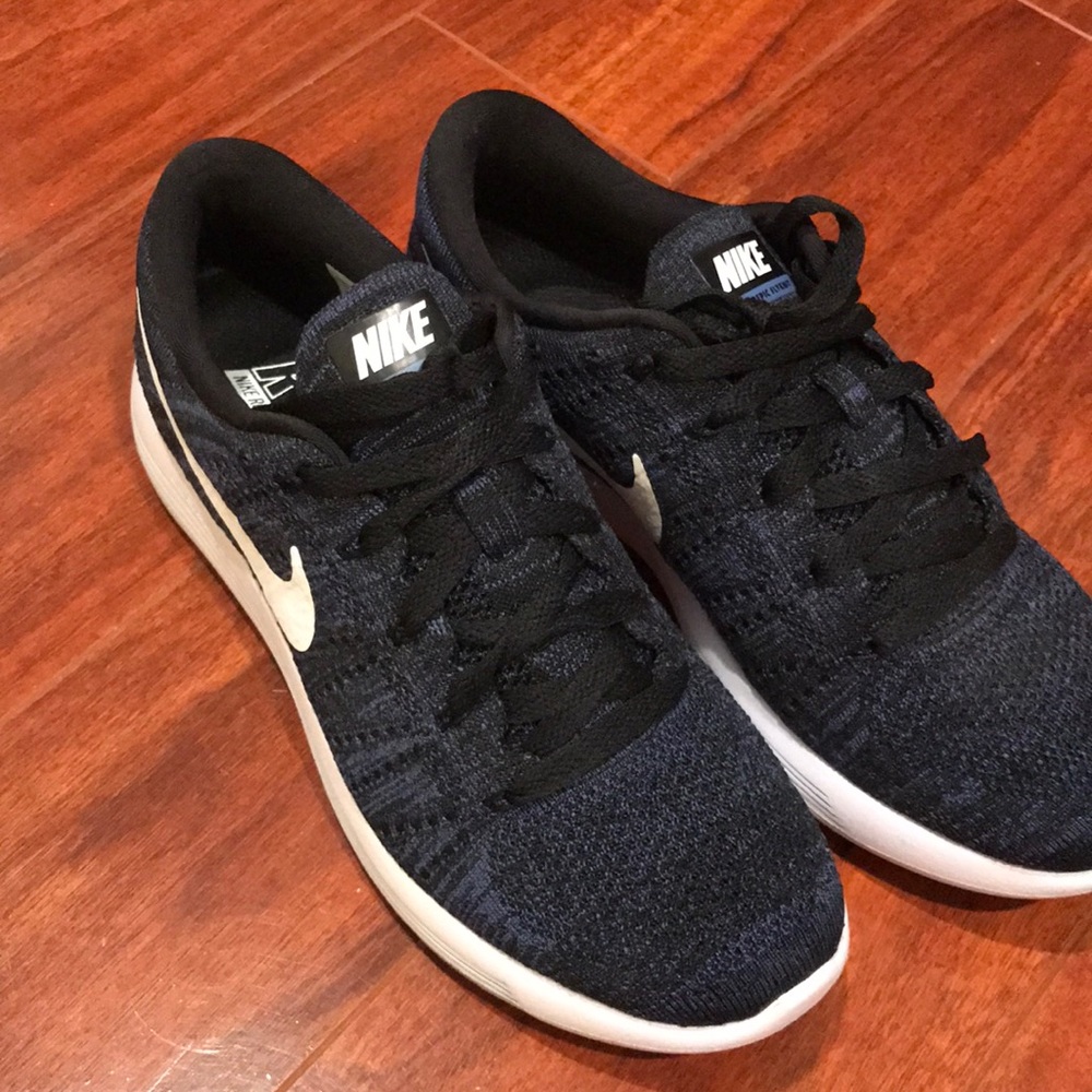 Nike women’s lunarepic flyknit sneakers